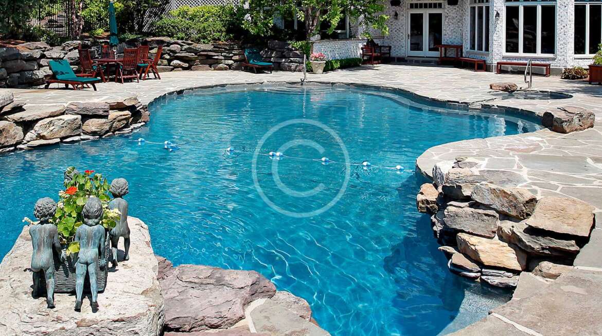 Neat & Clean Pool
